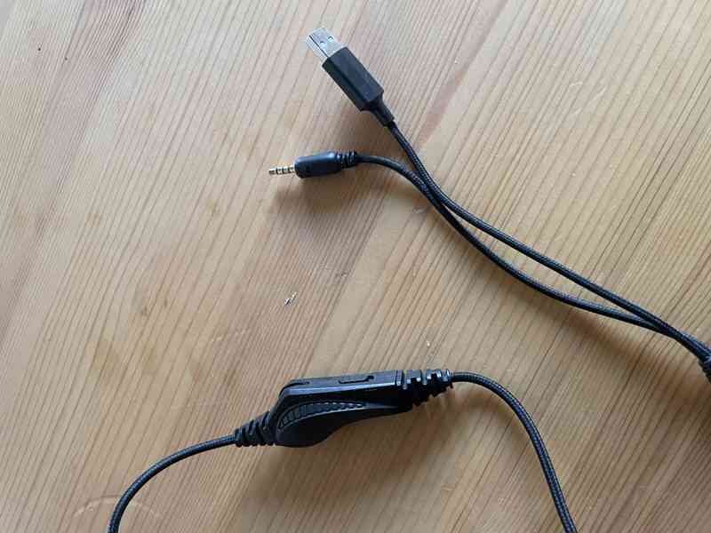 Herní sluchátka s mikrofonem – původní cena 600 Kč, nyní 400 - foto 3