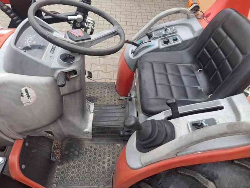 Malotraktor Yanmar AF17 s nakladačem 17 HP, 4x4 - foto 8