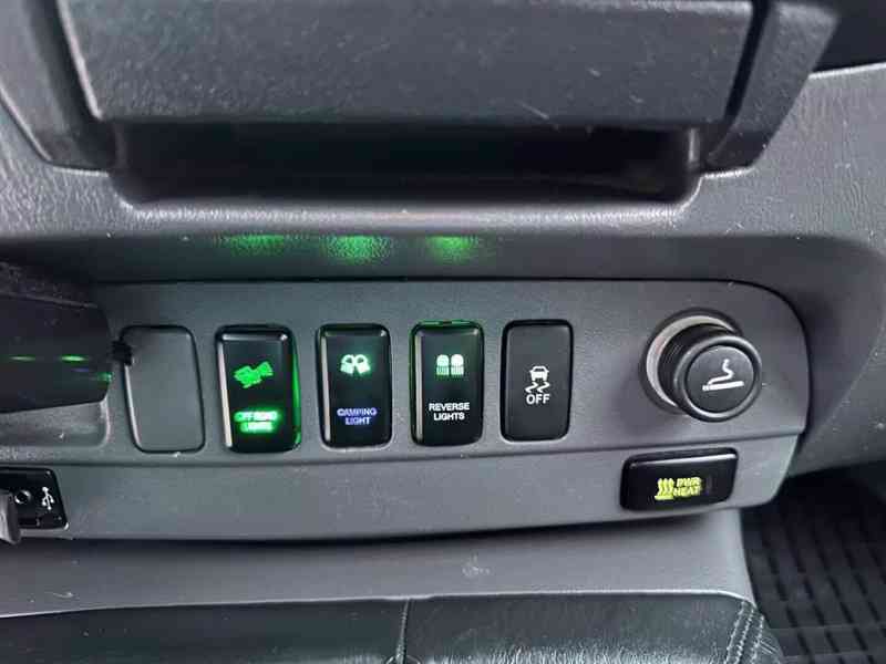 Toyota Hilux Life 2.5 D-4D 106kw - foto 14