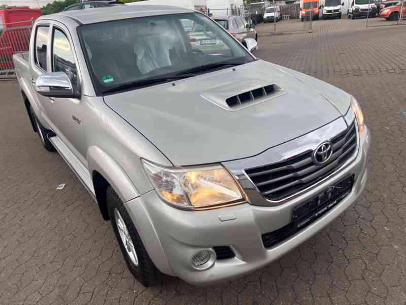 Toyota Hilux 3.0D4D Aut. 126kw - foto 8