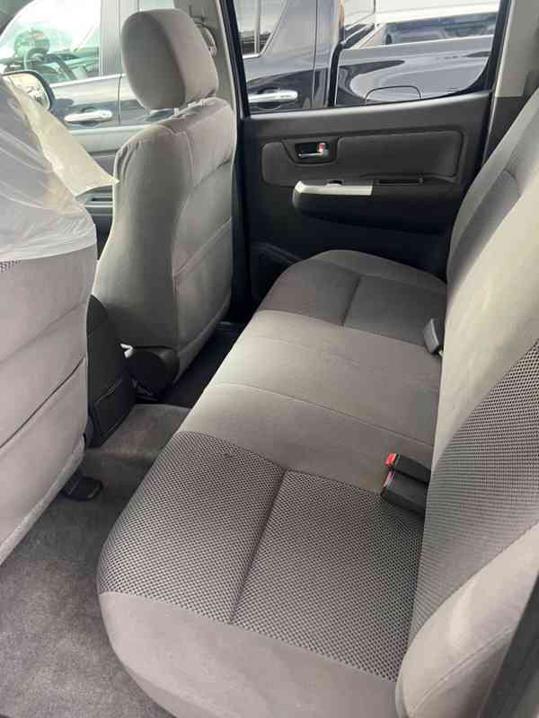 Toyota Hilux 3.0D4D Aut. 126kw - foto 9