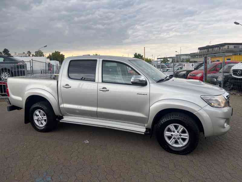 Toyota Hilux 3.0D4D Aut. 126kw - foto 11