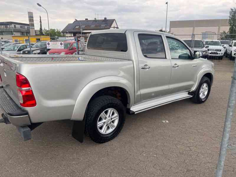 Toyota Hilux 3.0D4D Aut. 126kw - foto 17