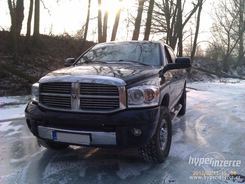 Dodge RAM 1500 Megacab Laramie 5.7 Hemi 4 x 4 - foto 1