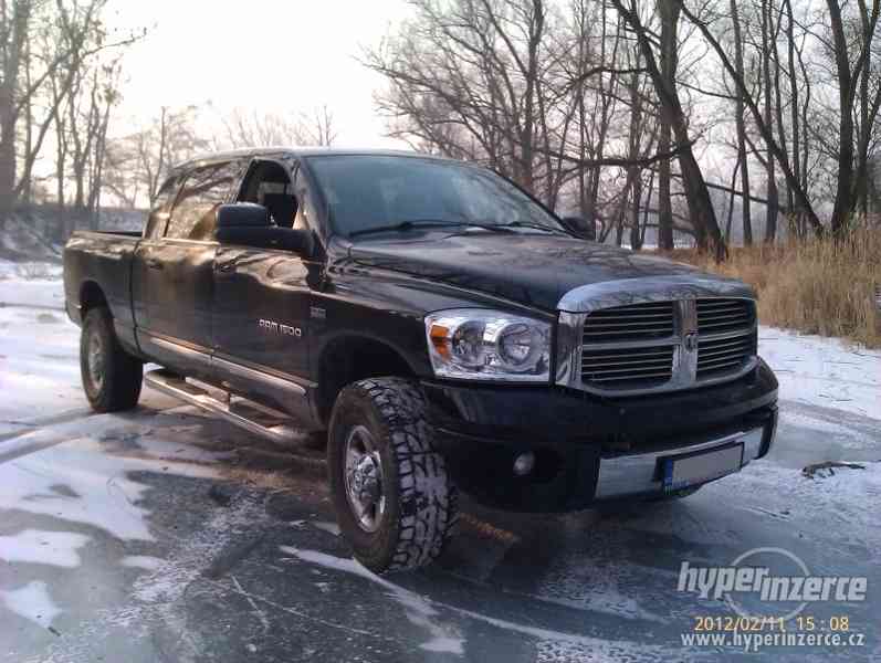Dodge RAM 1500 Megacab Laramie 5.7 Hemi 4 x 4 - foto 2