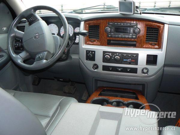 Dodge RAM 1500 Megacab Laramie 5.7 Hemi 4 x 4 - foto 3