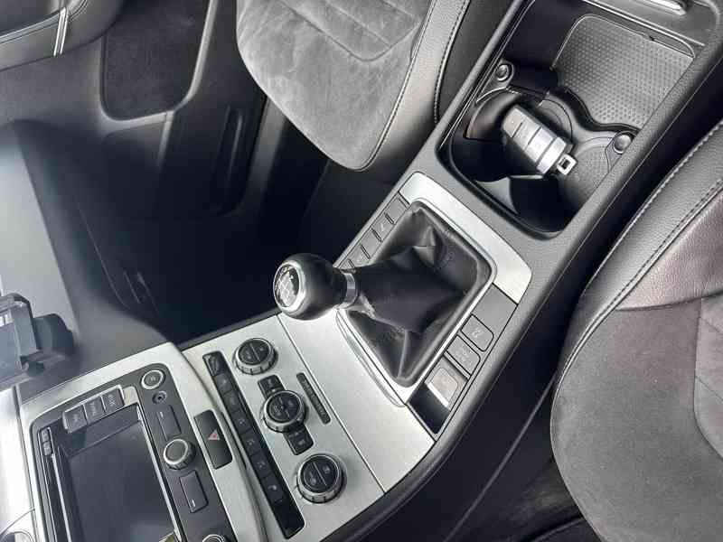 Volkswagen Passat - foto 16