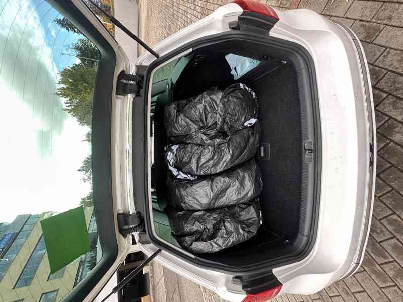 Volkswagen Passat - foto 12