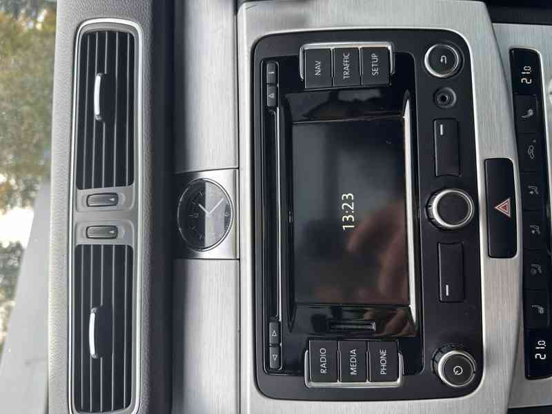 Volkswagen Passat - foto 18