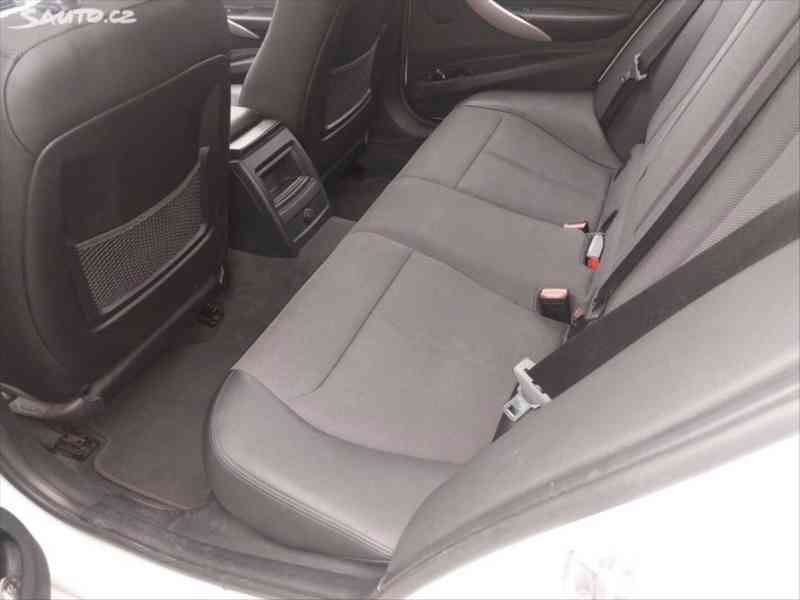 BMW Řada 3 320i, Touring, tažné - foto 5