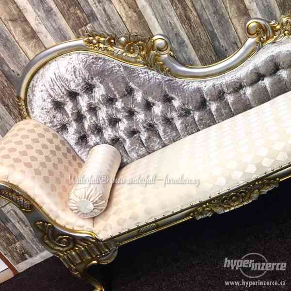 Stříbrno-zlaté retro sofa - foto 2