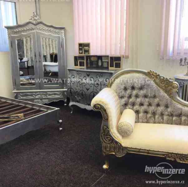 Stříbrno-zlaté retro sofa - foto 4