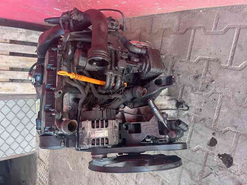 Motor 1,9TDI 96 KW VW Passat typ AVF kompletní - foto 3