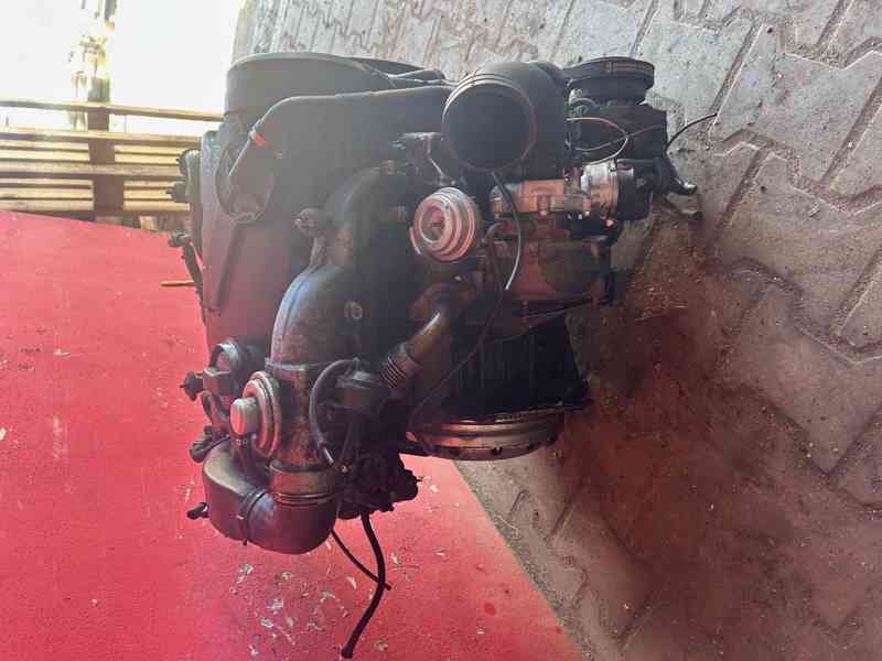 Motor 1,9TDI 96 KW VW Passat typ AVF kompletní - foto 2