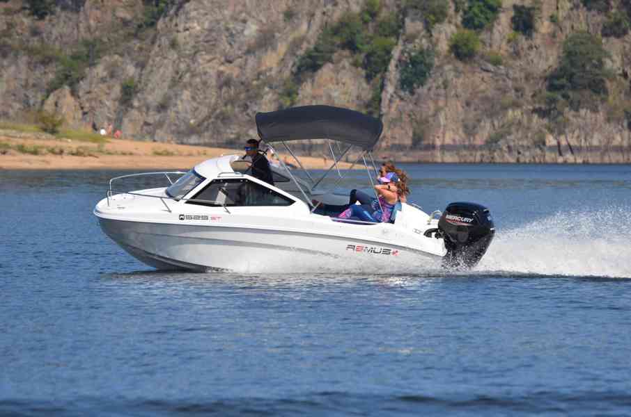 Nový motor. člun Remus 525ST + Mercury F 80 - foto 2