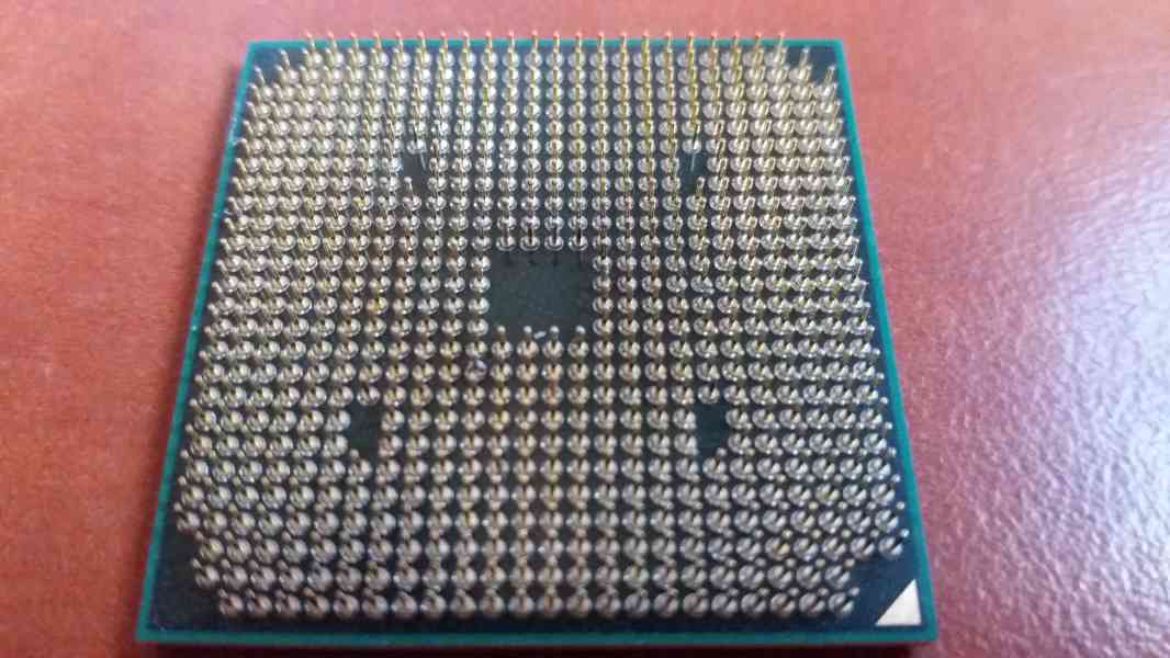 AMD Phenom II Mobile N620 (2.8GHz, Socket S1 (S1g4) - foto 2