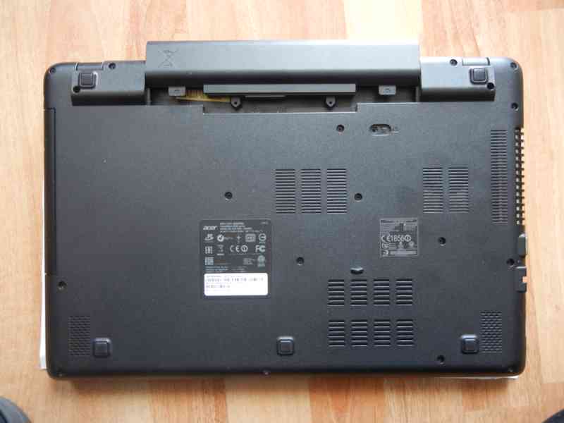 Acer TravelMate P- 256, Velmi dobrý stav  - foto 12
