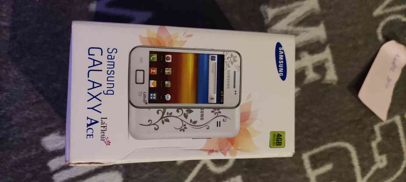 Samsung Galaxy Ace La Fleur, GT-S5830i - foto 3