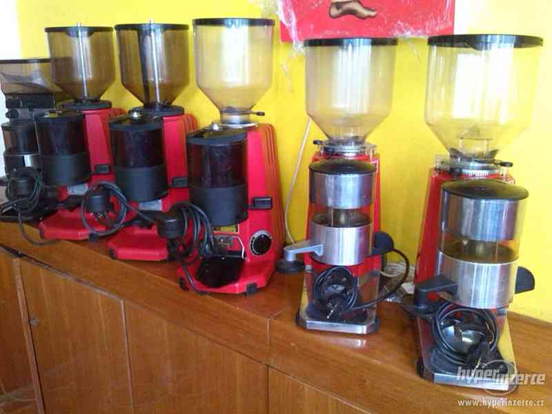 Prodám kávovar Cimbali M27 r.v 2011 - foto 4