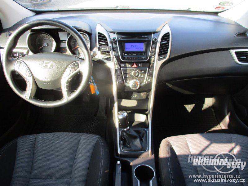 Hyundai i30 1.6, nafta, r.v. 2015 - foto 17