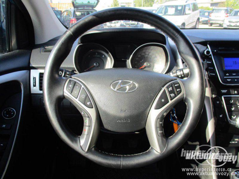 Hyundai i30 1.6, nafta, r.v. 2015 - foto 20