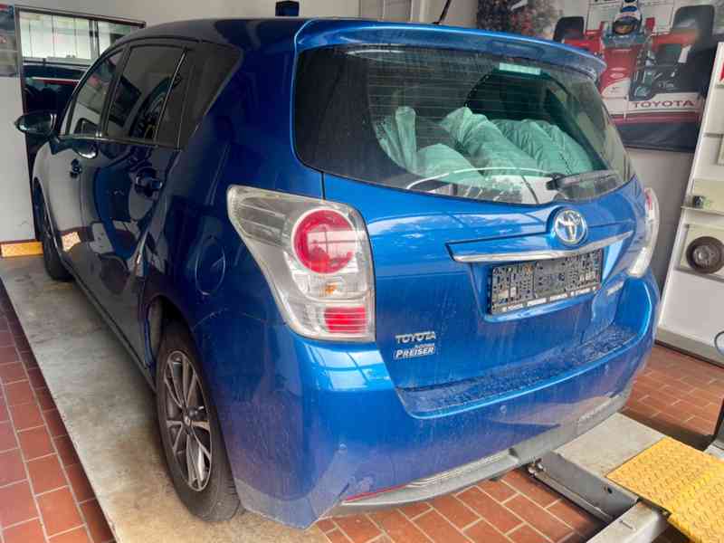 Toyota Verso 1.8i SkyView Edition benzín 108kw - foto 8