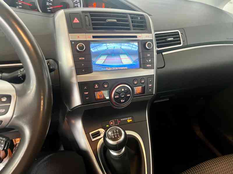 Toyota Verso 1.8i SkyView Edition benzín 108kw - foto 9