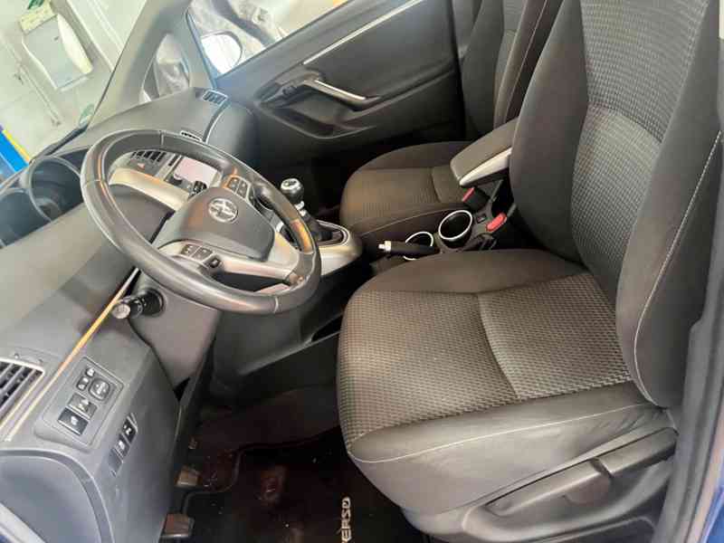 Toyota Verso 1.8i SkyView Edition benzín 108kw - foto 6