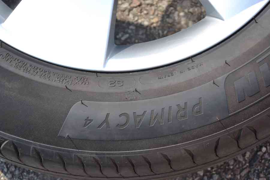 Letní NOVÁ Alu kola Š.Kodiaq/VW Tiguan+215/65R17 Michelin - foto 8