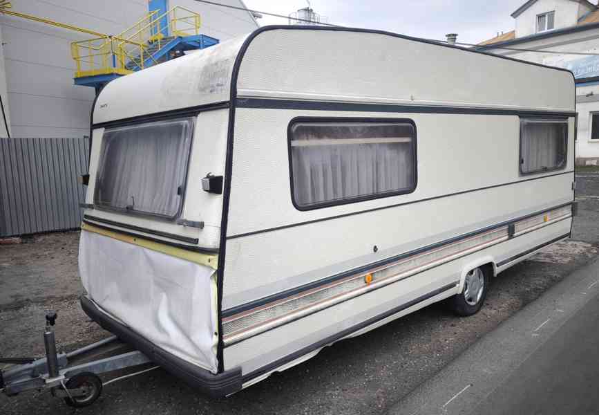 Pěkný a čistý Burstner 500 na pevné stání. Odvoz možný. - foto 5