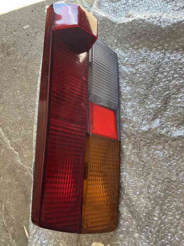 Zadní světlo Škoda 105 120 130 RAPID levé - foto 3