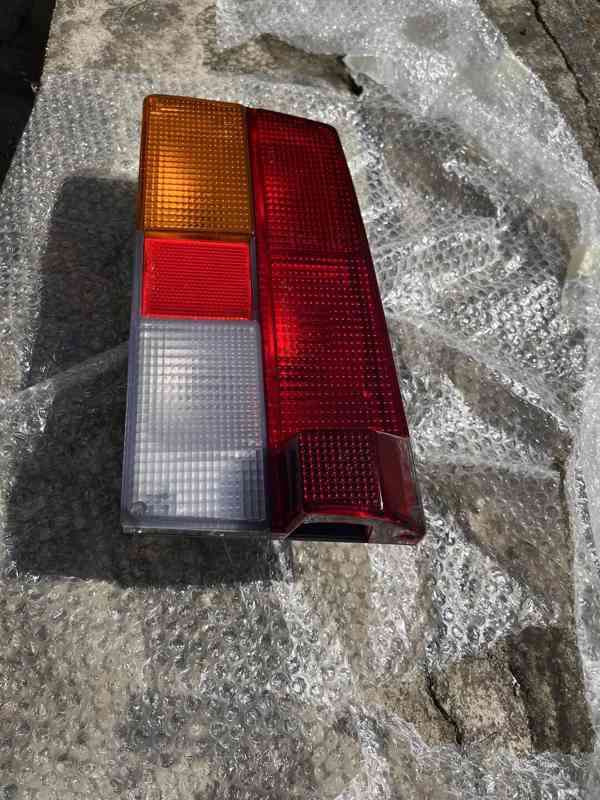 Zadní světlo Škoda 105 120 130 RAPID levé - foto 2