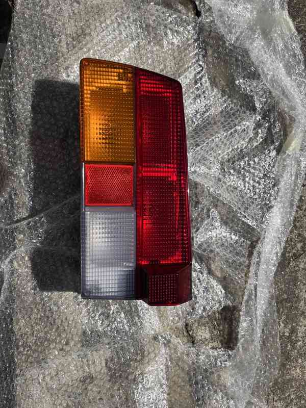 Zadní světlo Škoda 105 120 130 RAPID levé