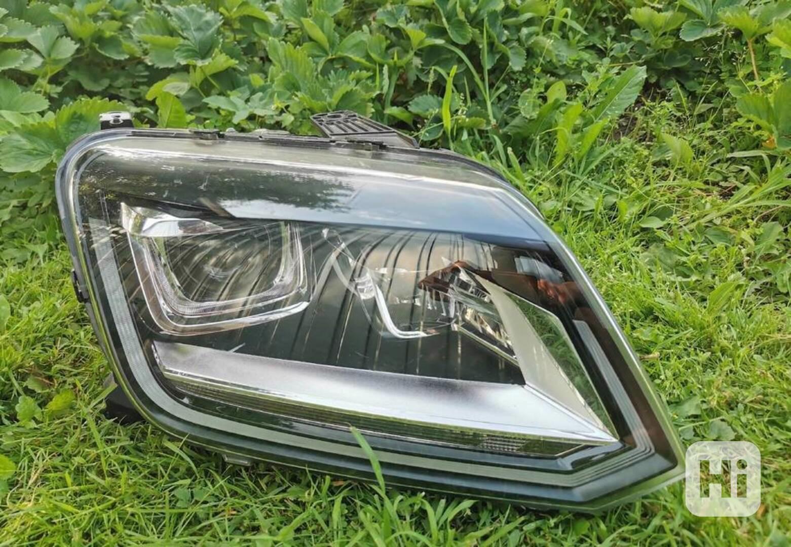 Bi-xenonová přední pravá lampa VW Amarok orig 2H1941018 - foto 1
