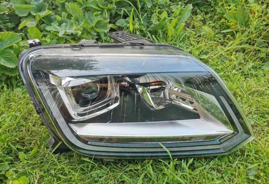 Bi-xenonová přední pravá lampa VW Amarok orig 2H1941018 - foto 6