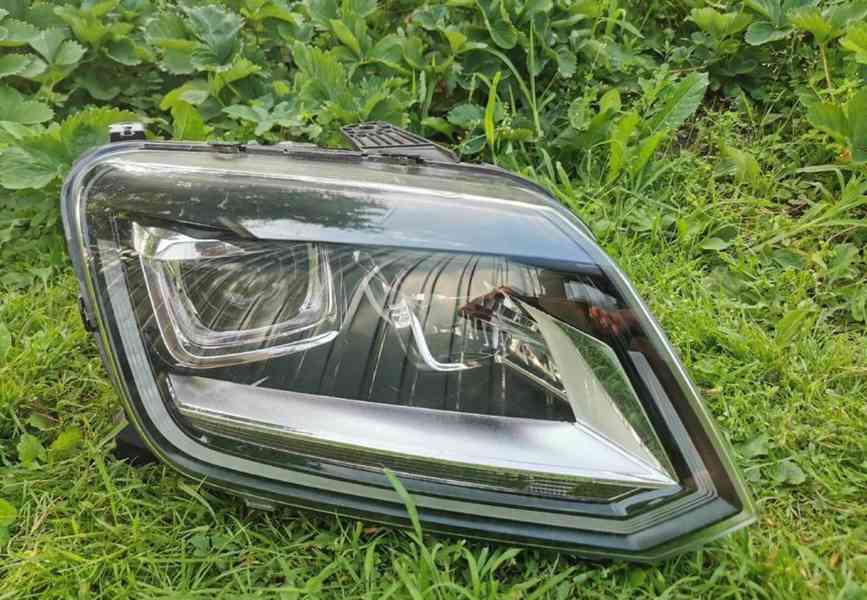 Bi-xenonová přední pravá lampa VW Amarok orig 2H1941018