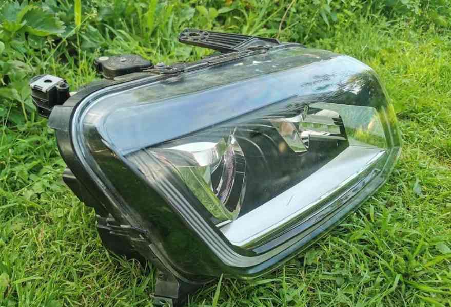 Bi-xenonová přední pravá lampa VW Amarok orig 2H1941018 - foto 5
