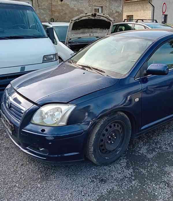 Prodám díly z TOYOTA AVENSIS 1,8 95kW,2003 benzín - foto 2