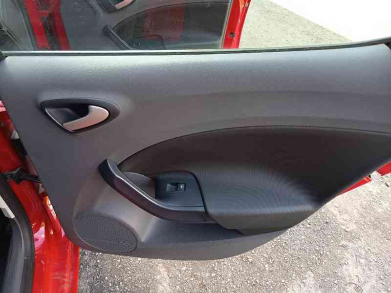 SEAT Ibiza 1,6TDI Reference ČR 1.majitel 66kw - foto 14