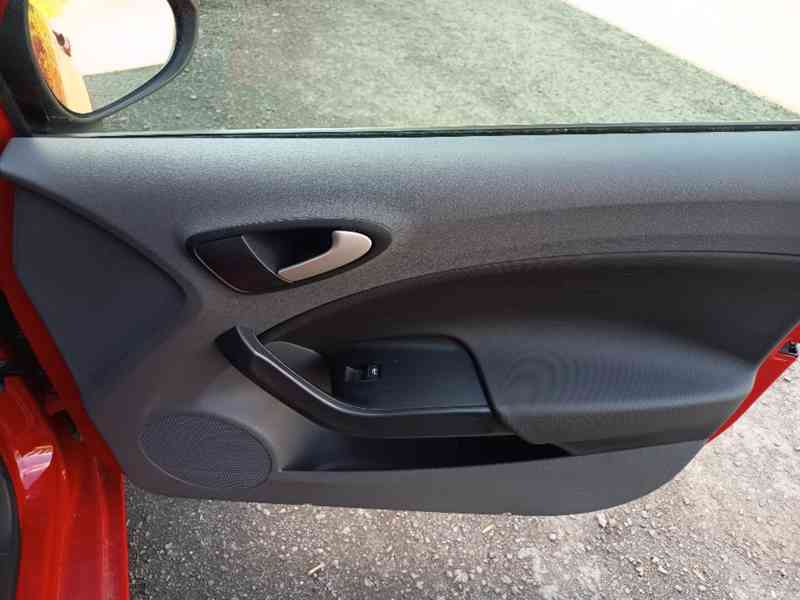 SEAT Ibiza 1,6TDI Reference ČR 1.majitel 66kw - foto 15
