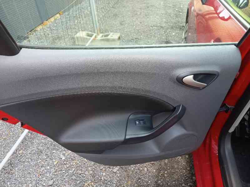 SEAT Ibiza 1,6TDI Reference ČR 1.majitel 66kw - foto 17