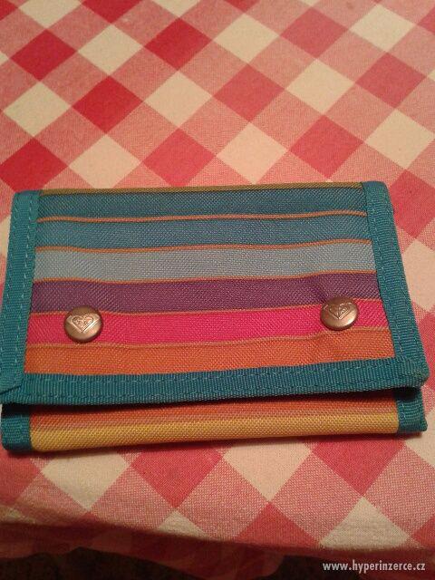 Krásná značková barevná peněženka Roxy - foto 2