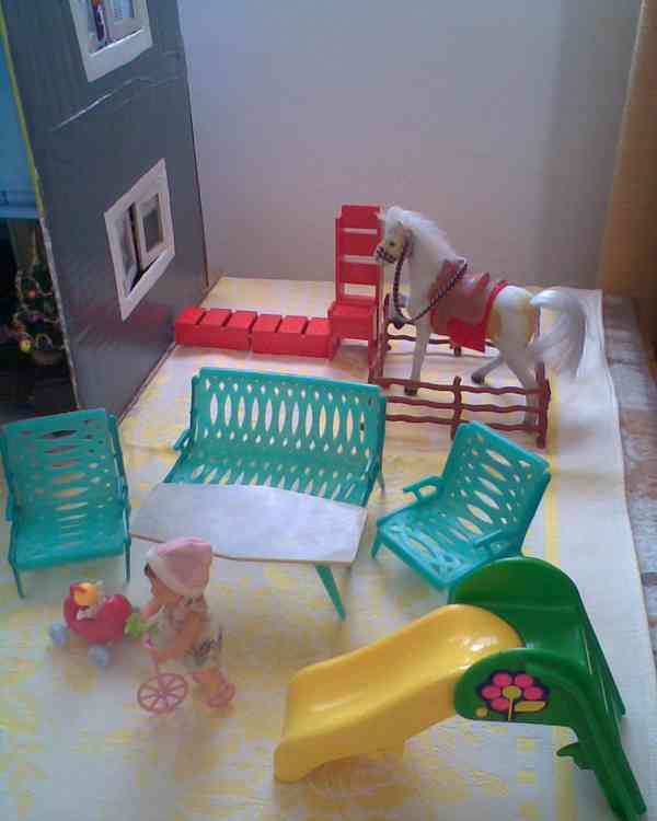 Retro nábyteček s panenkami - foto 15