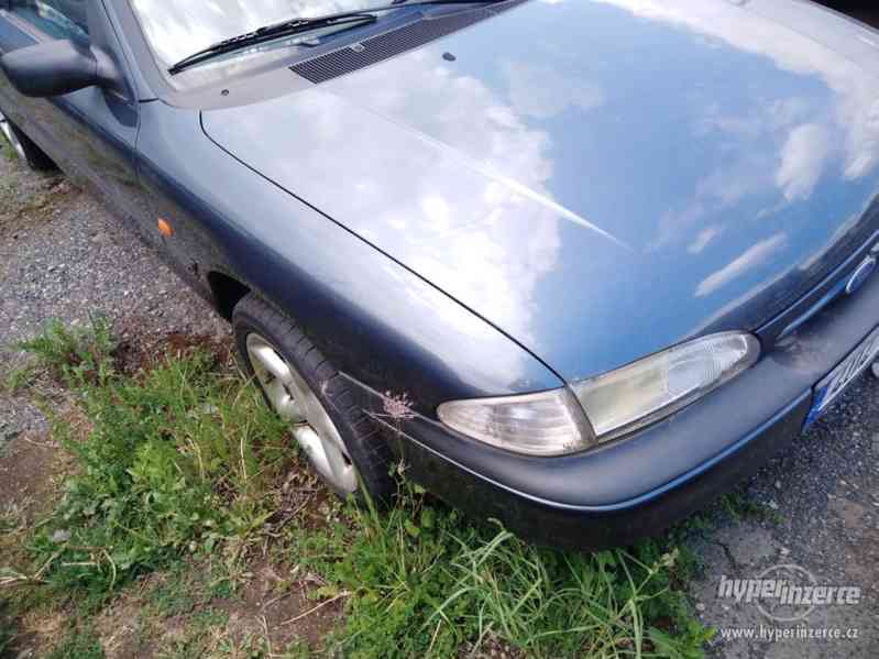 1994_Ford Mondeo Hatschback_1,6 DOHC - foto 5