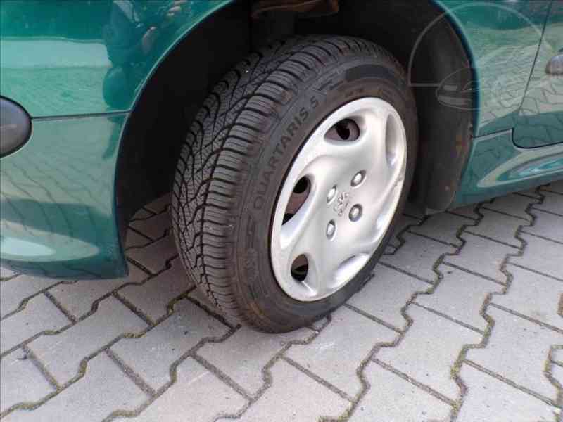 Peugeot 206 1,1 i KLIMATIZACE-HNED ODJÍŽDÍTE - foto 15