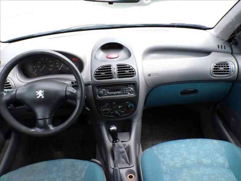 Peugeot 206 1,1 i KLIMATIZACE-HNED ODJÍŽDÍTE - foto 5