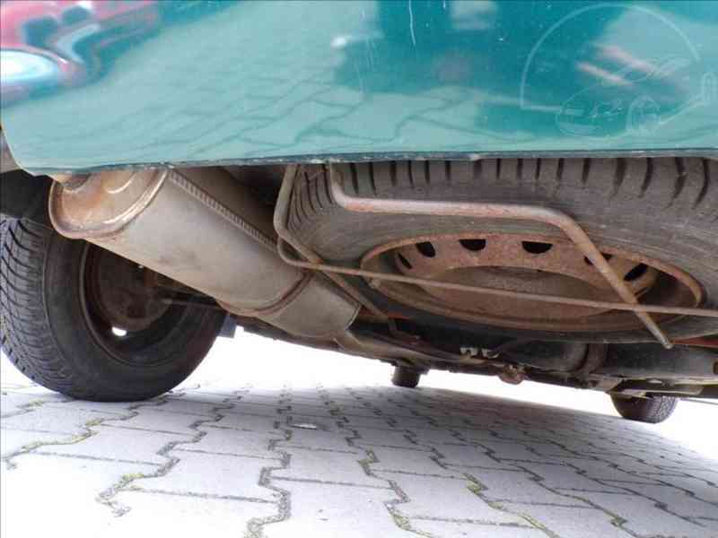 Peugeot 206 1,1 i KLIMATIZACE-HNED ODJÍŽDÍTE - foto 11