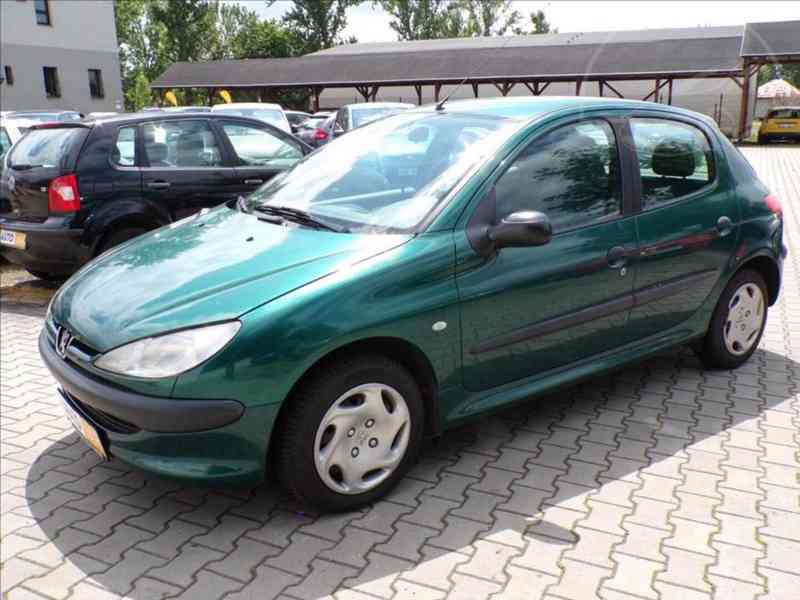Peugeot 206 1,1 i KLIMATIZACE-HNED ODJÍŽDÍTE - foto 2
