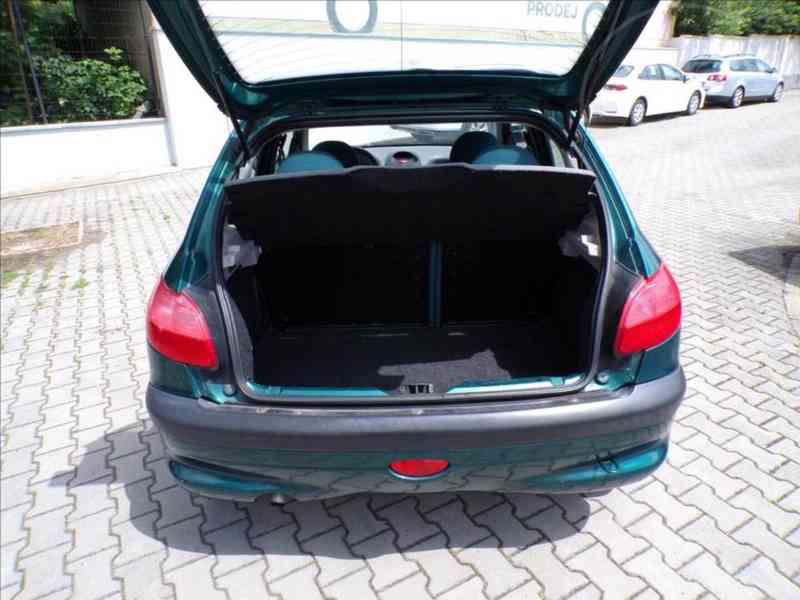 Peugeot 206 1,1 i KLIMATIZACE-HNED ODJÍŽDÍTE - foto 10