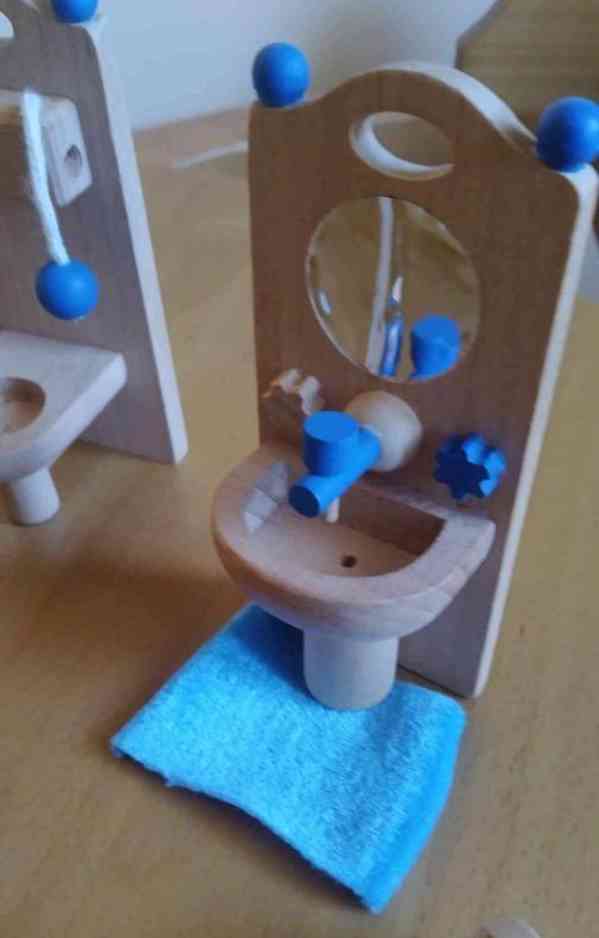 Dřevěná koupelna pro panenky - foto 4